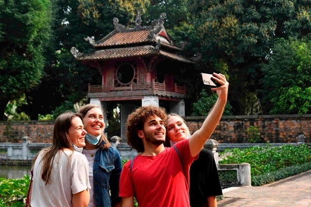 Int’l Arrivals to Vietnam Surge in November